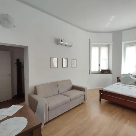 Διαμέρισμα Casa Dante 3 *